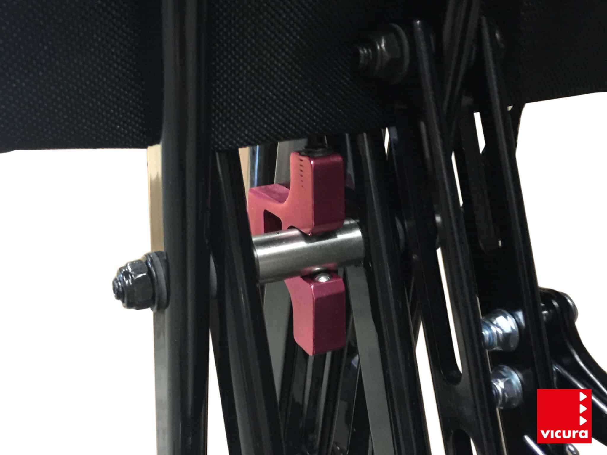 vicura-lichtgewicht-rollator-drive-nitro-carbon-inklap-vergrendeling.jpg