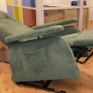 vicura-verhuur-sta-op-stoel-relaxfauteuil-doge-modulair-standaard-kantelfunctie-e1507218662558.jpg