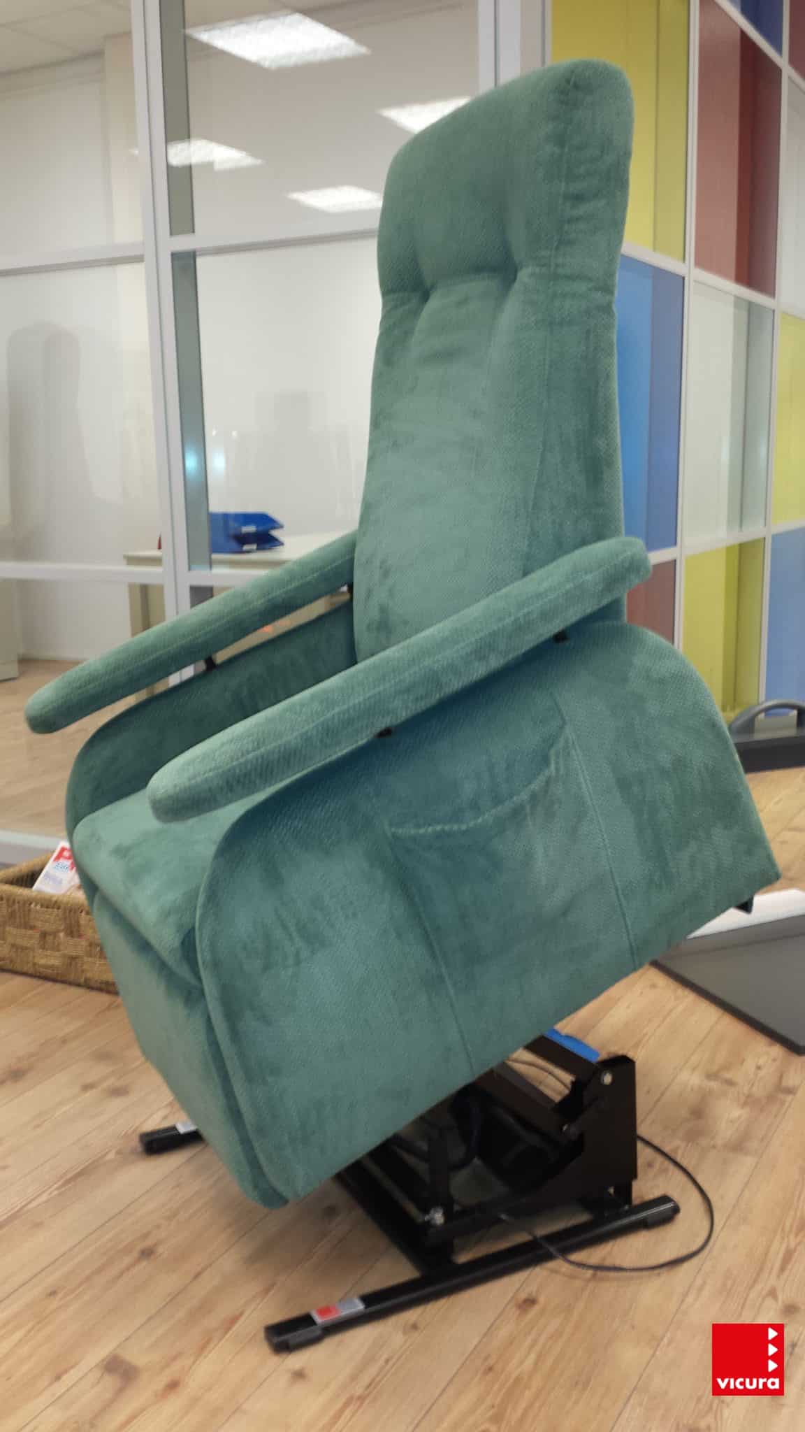 vicura-verhuur-sta-op-stoel-relaxfauteuil-doge-modulair-standaard-sta-op-stand-e1507218683197.jpg